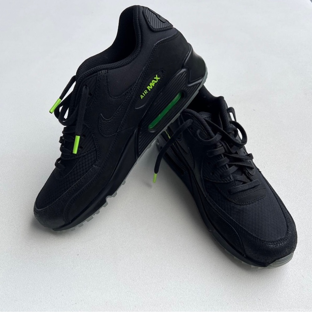 Men’s shoes